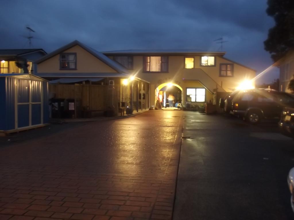Orewa Pillows Lodge Exterior foto